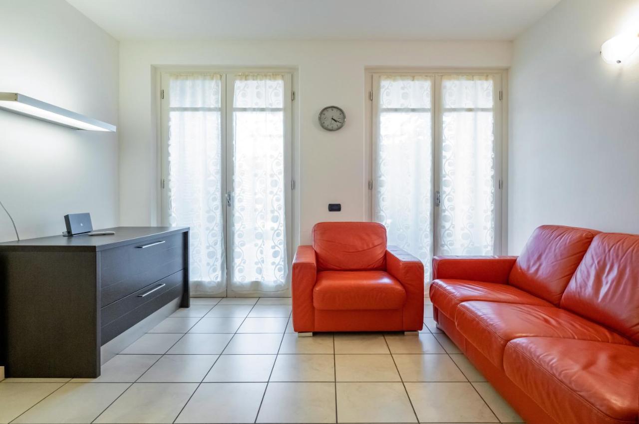 Piana Di Solaro Modern Flat & Swimming Pool Apartment Lerici Exterior photo