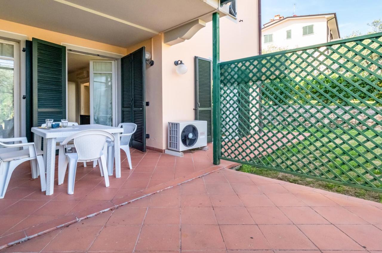 Piana Di Solaro Modern Flat & Swimming Pool Apartment Lerici Exterior photo